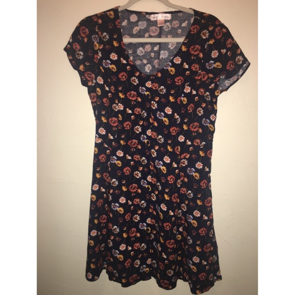 Band of Gypsies Dresses & Skirts - Floral print dress